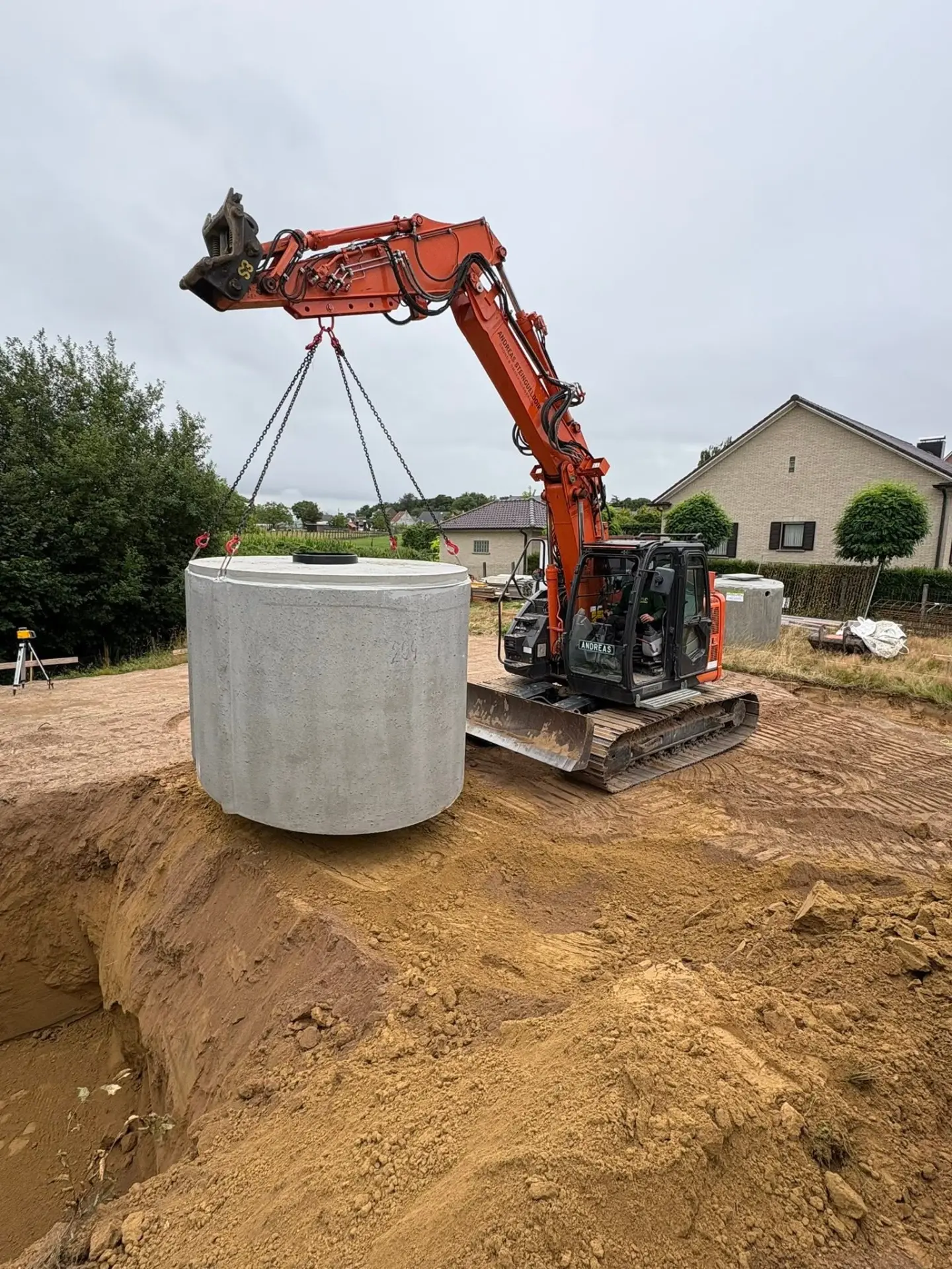 Regenput, septische put, keermuren en beton